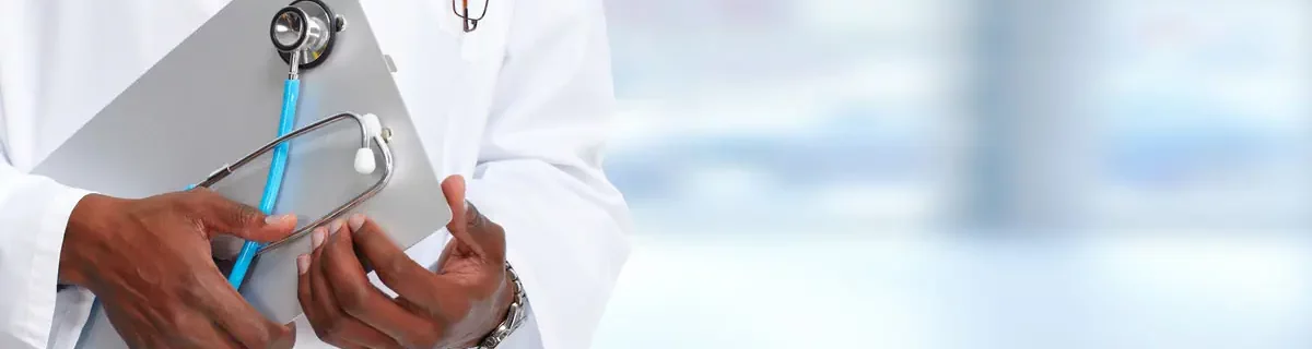 illustration droit médical un médecin tiens dans ses mains son stéthoscope et un dossier