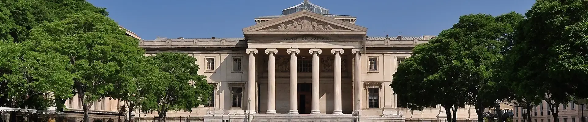 photo panoramique du palais de justice de marseille