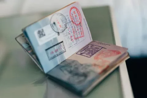 illustration un passeport avec des visas